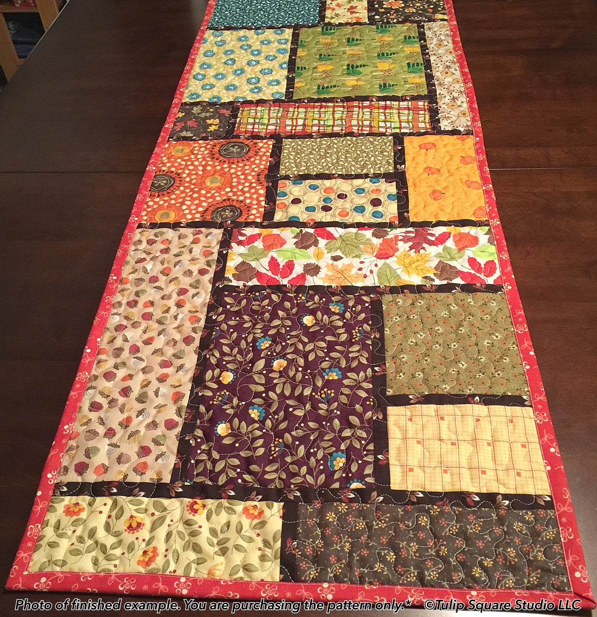 545 RANDOM WINDOWS TABLE RUNNER DIGITAL PATTERN PDF