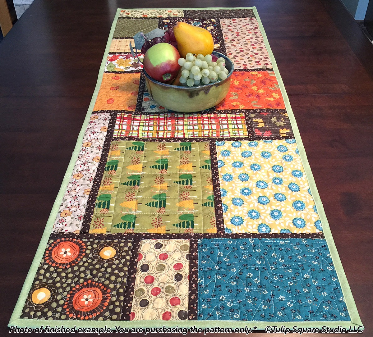 545 RANDOM WINDOWS TABLE RUNNER DIGITAL PATTERN PDF
