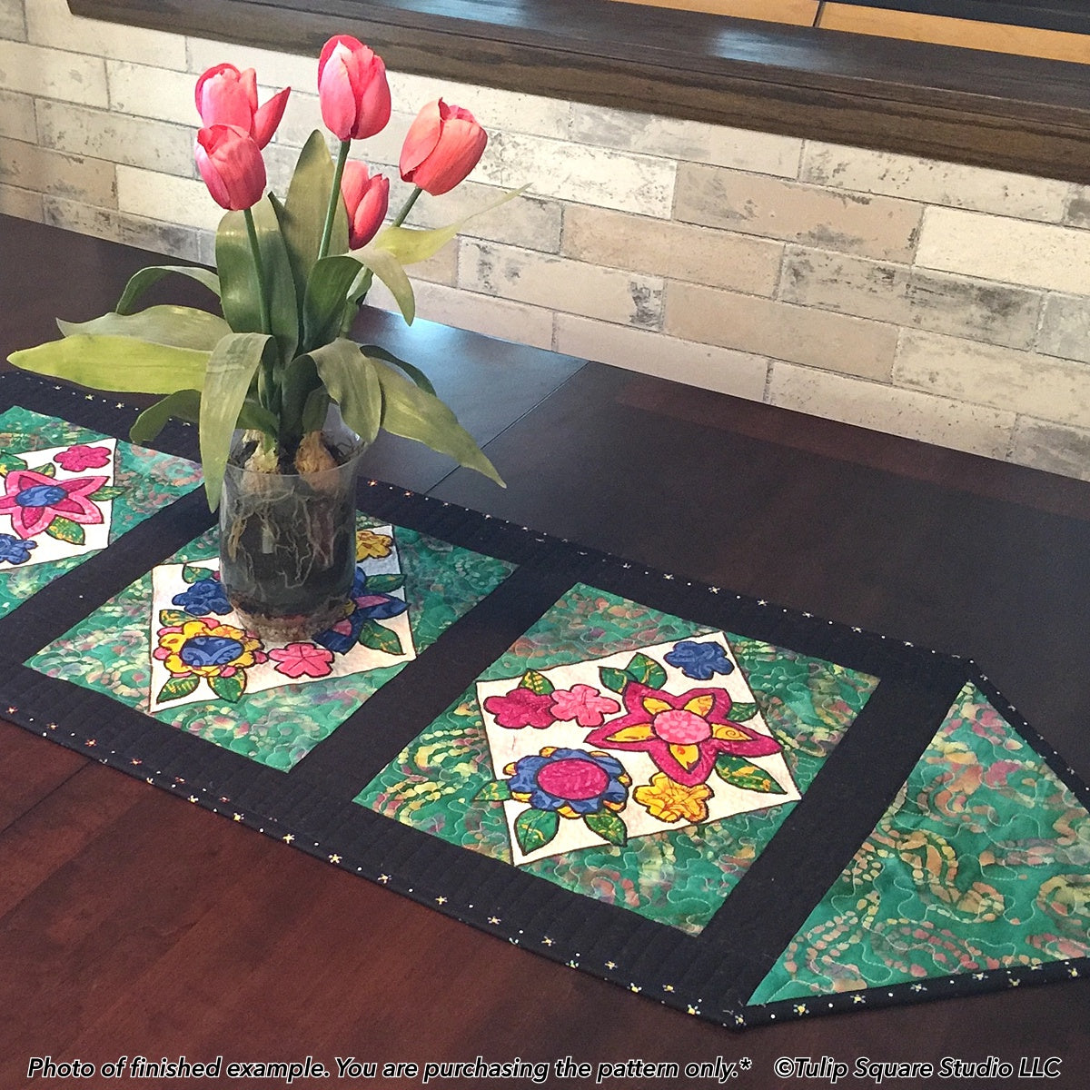 546 APPLIQUÉ BOUQUET TABLE RUNNER DIGITAL PATTERN PDF