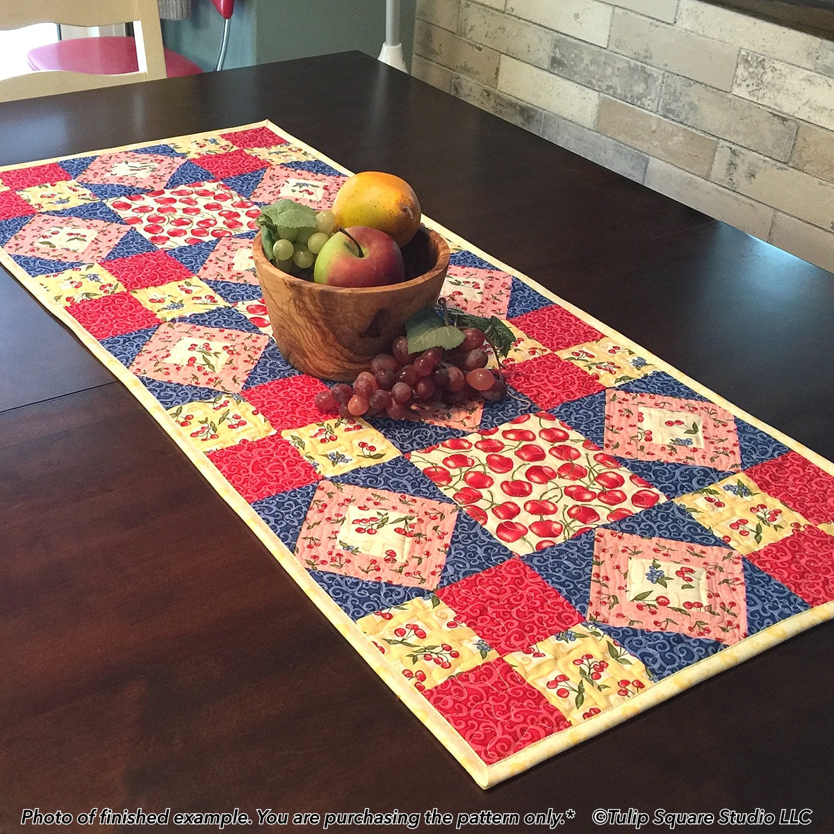 548 DANCING DIAMONDS TABLE RUNNER DIGITAL PATTERN PDF