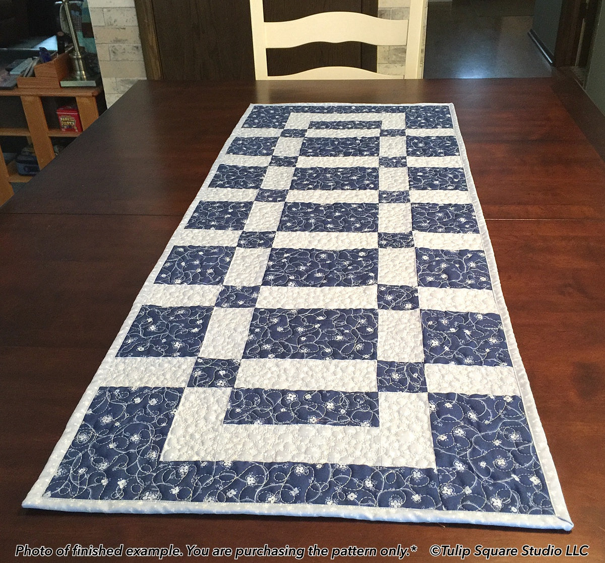 552 SIDEWALKS & SQUARES TABLE RUNNER DIGITAL PATTERN PDF