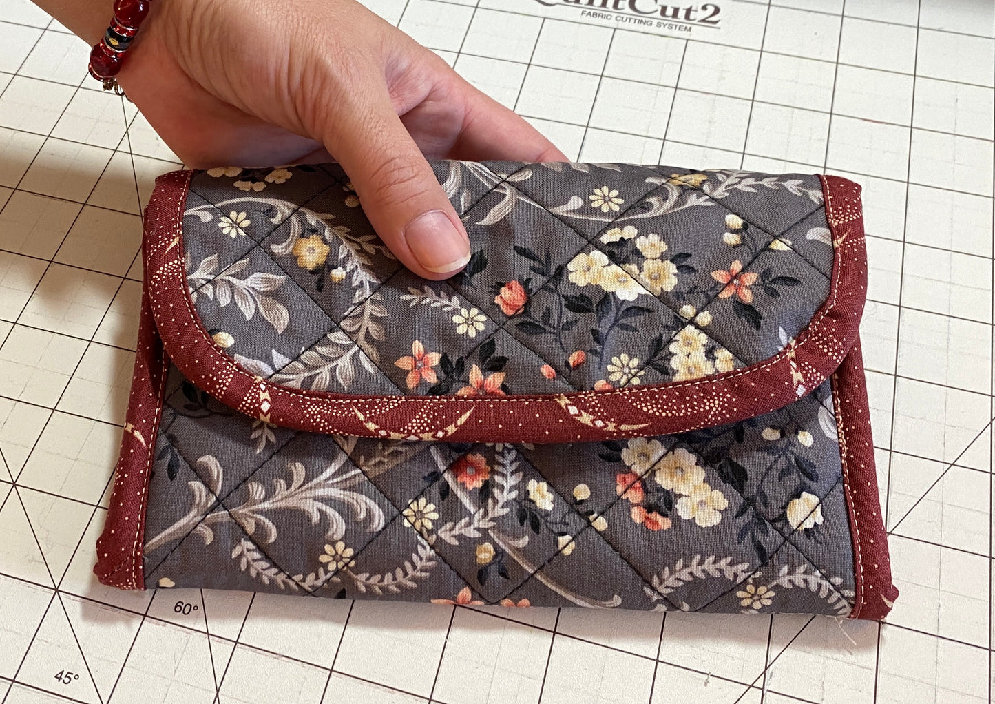 562 QUILTED CLUTCH STYLE WALLET DIGITAL PATTERN PDF