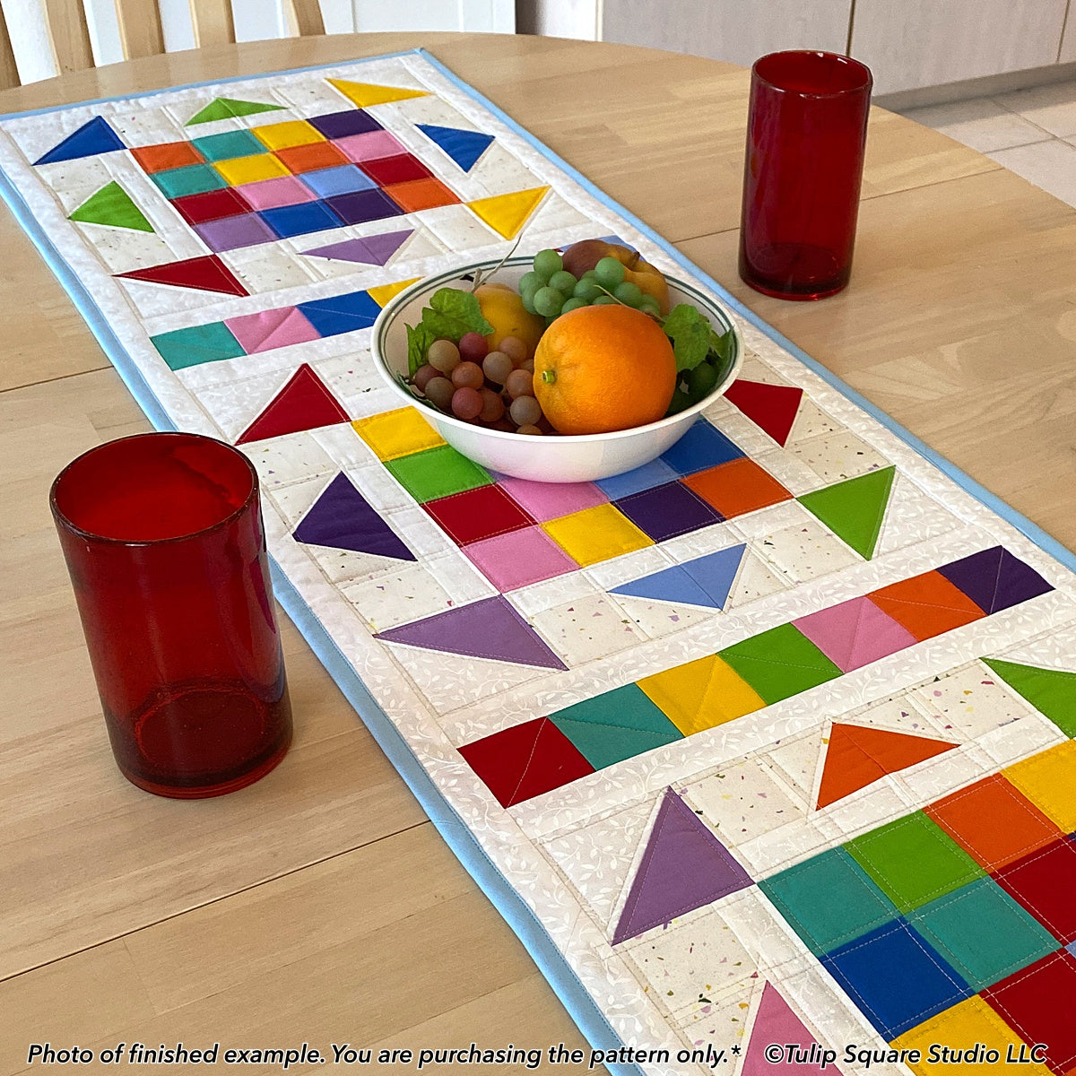 597 KALEIDOSCOPE TABLE RUNNER DIGITAL PATTERN PDF