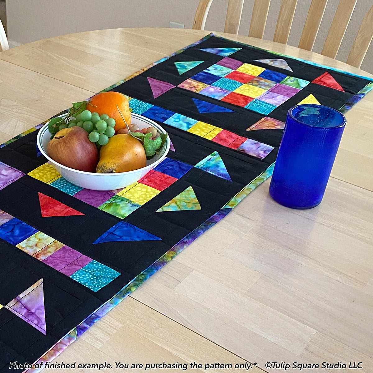 597 KALEIDOSCOPE TABLE RUNNER DIGITAL PATTERN PDF