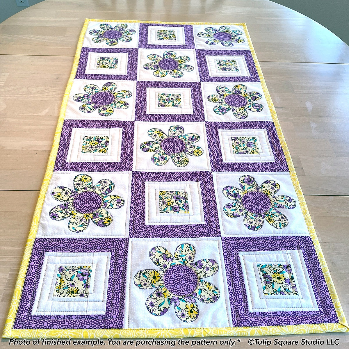611 NANAS KITCHEN TABLE TOPPER DIGITAL PATTERN PDF