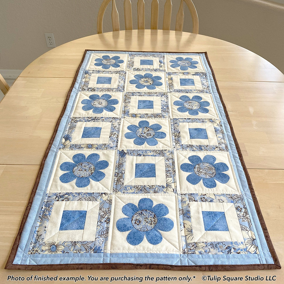 611 NANAS KITCHEN TABLE TOPPER DIGITAL PATTERN PDF