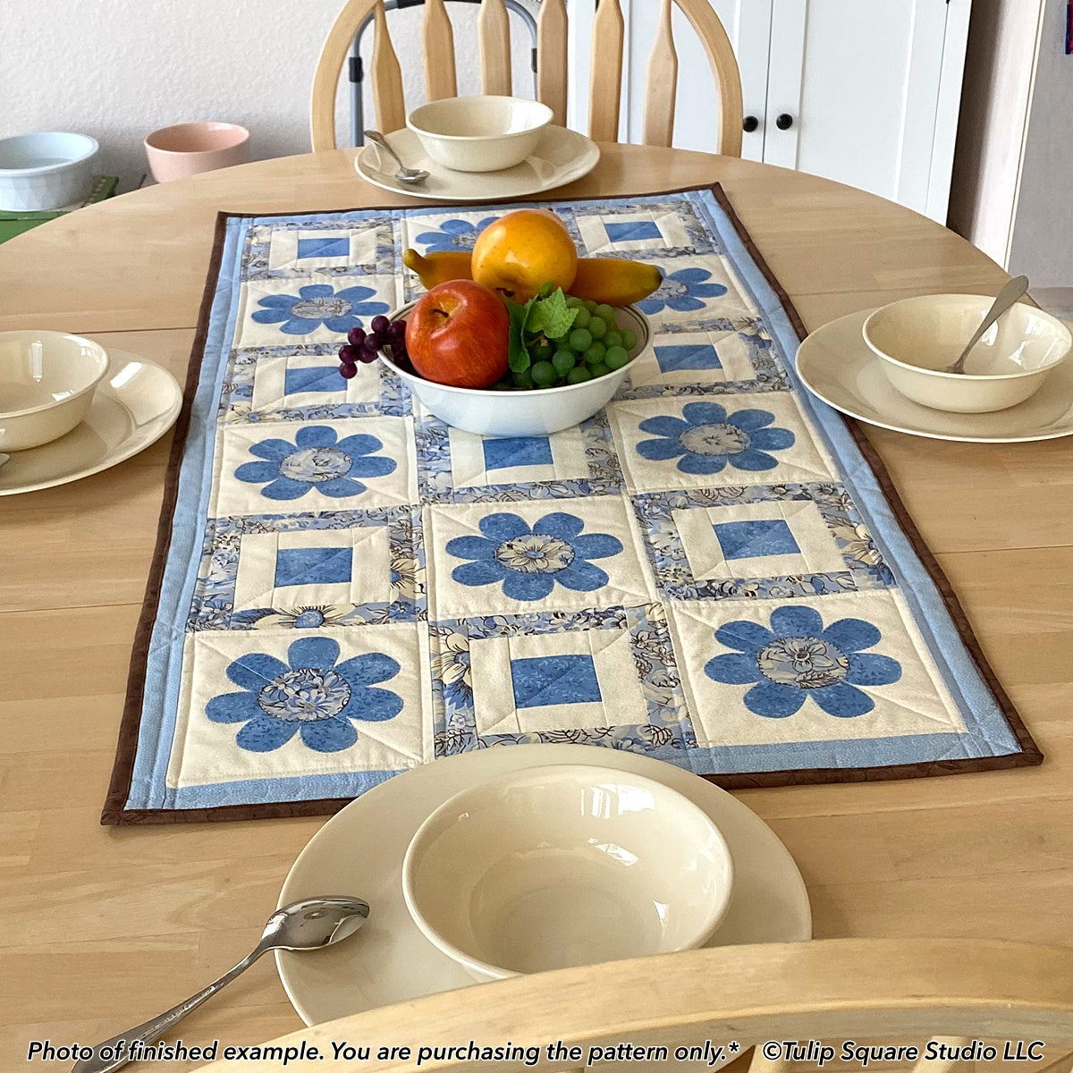 611 NANAS KITCHEN TABLE TOPPER DIGITAL PATTERN PDF