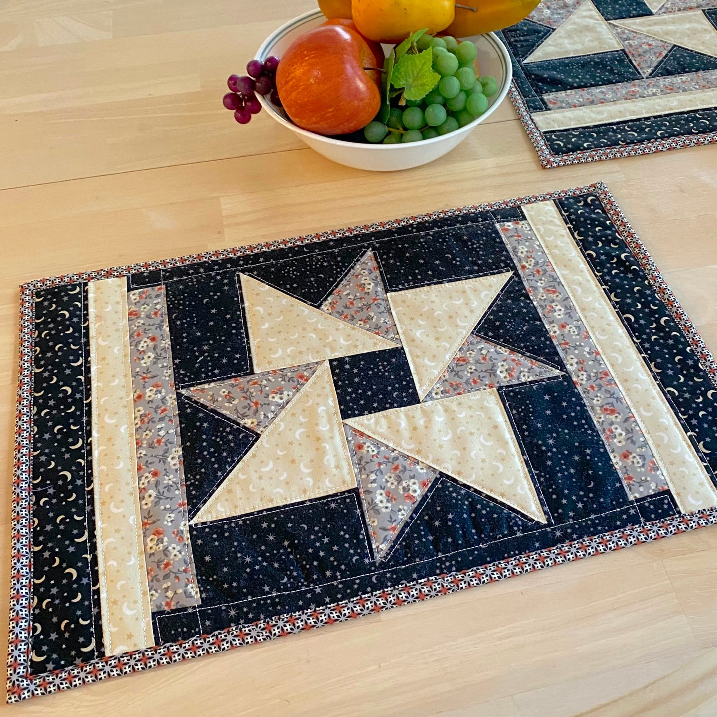 616 SPINNING STAR PLACEMATS DIGITAL PATTERN PDF