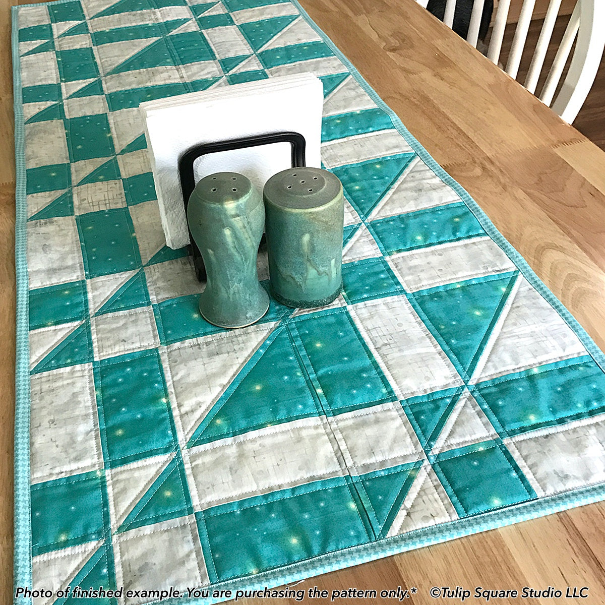 564 ASYMMETRIC ANGLES TABLE RUNNER DIGITAL PATTERN PDF