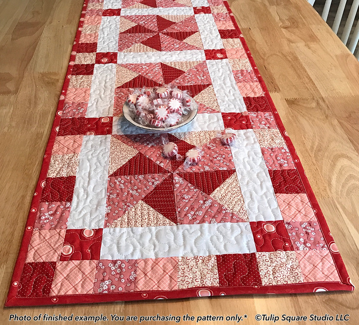 566 PEPPERMINT PINWHEELS TABLE RUNNER DIGITAL PATTERN PDF