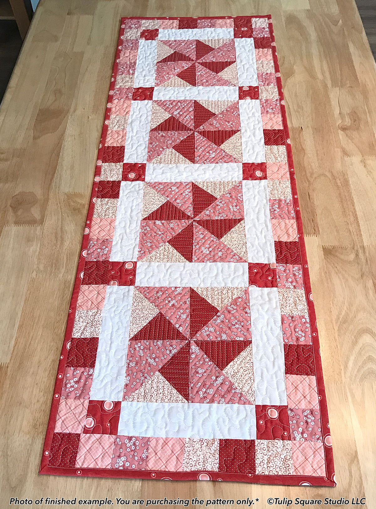 566 PEPPERMINT PINWHEELS TABLE RUNNER DIGITAL PATTERN PDF