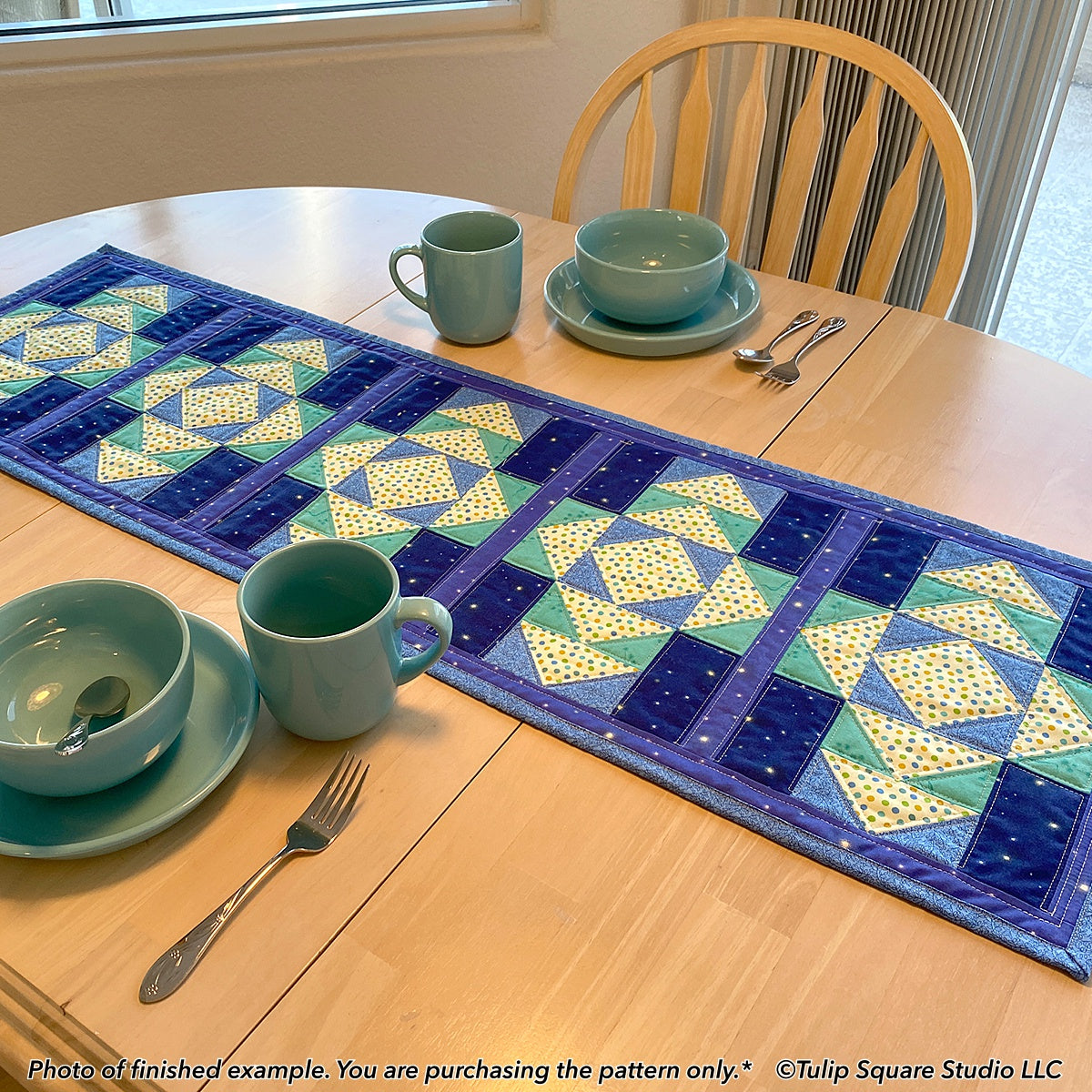 583 REGAL RUNNER TABLE TOPPER DIGITAL PATTERN PDF