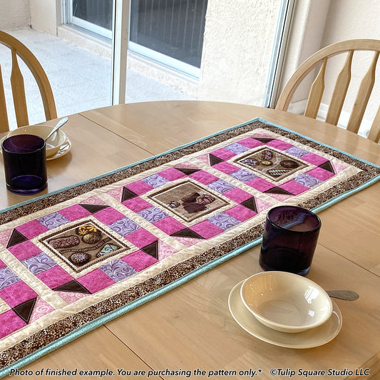 584 FANCY WINDOWS TABLE RUNNER DIGITAL PATTERN PDF