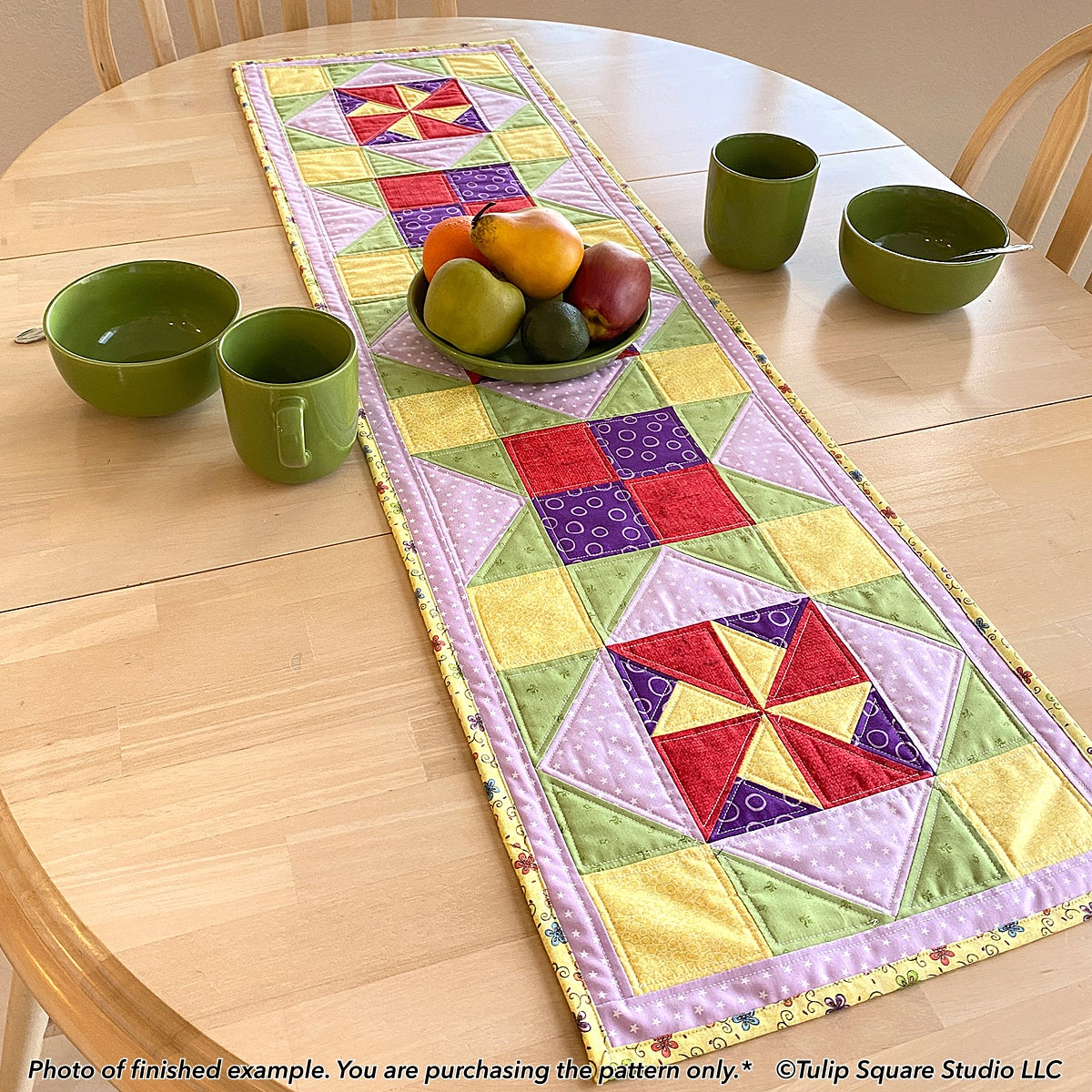 585 PINWHEEL PALS TABLE RUNNER DIGITAL PATTERN PDF