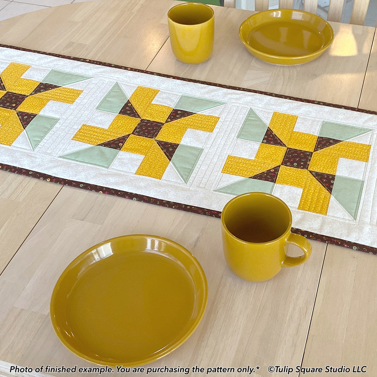 593 MODERN KITCHEN TABLE RUNNER DIGITAL PATTERN PDF