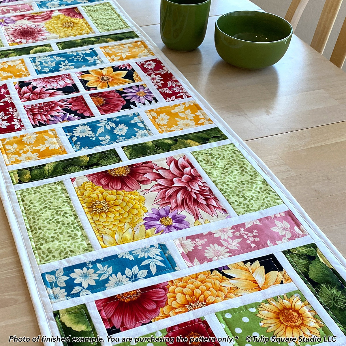 599 PICTURE WINDOWS TABLE RUNNER DIGITAL PATTERN PDF