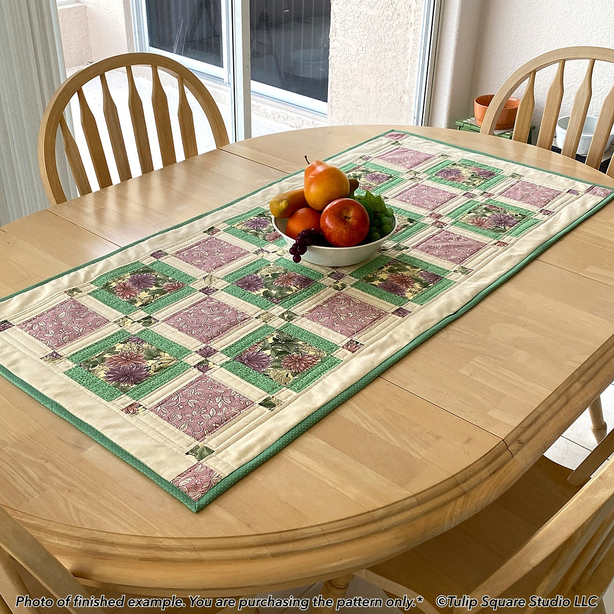 613 COUNTRY CHARM TABLE TOPPER DIGITAL PATTERN PDF