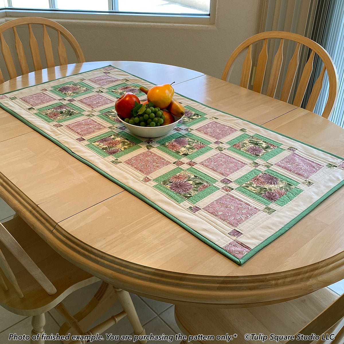 613 COUNTRY CHARM TABLE TOPPER DIGITAL PATTERN PDF