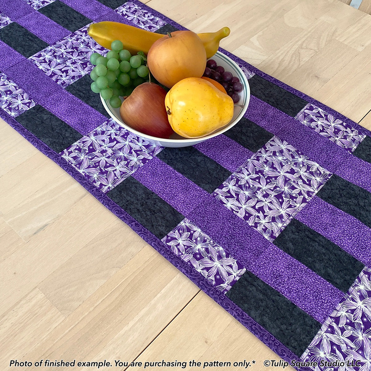 629 BERRY TRELLIS TABLE RUNNER DIGITAL PATTERN PDF