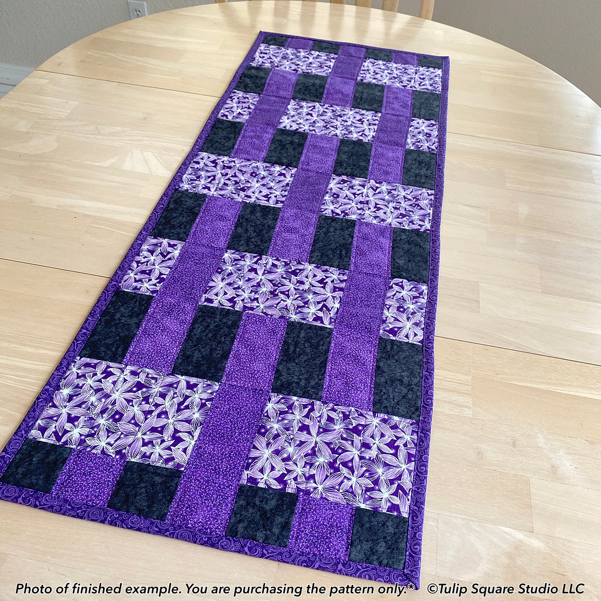 629 BERRY TRELLIS TABLE RUNNER DIGITAL PATTERN PDF