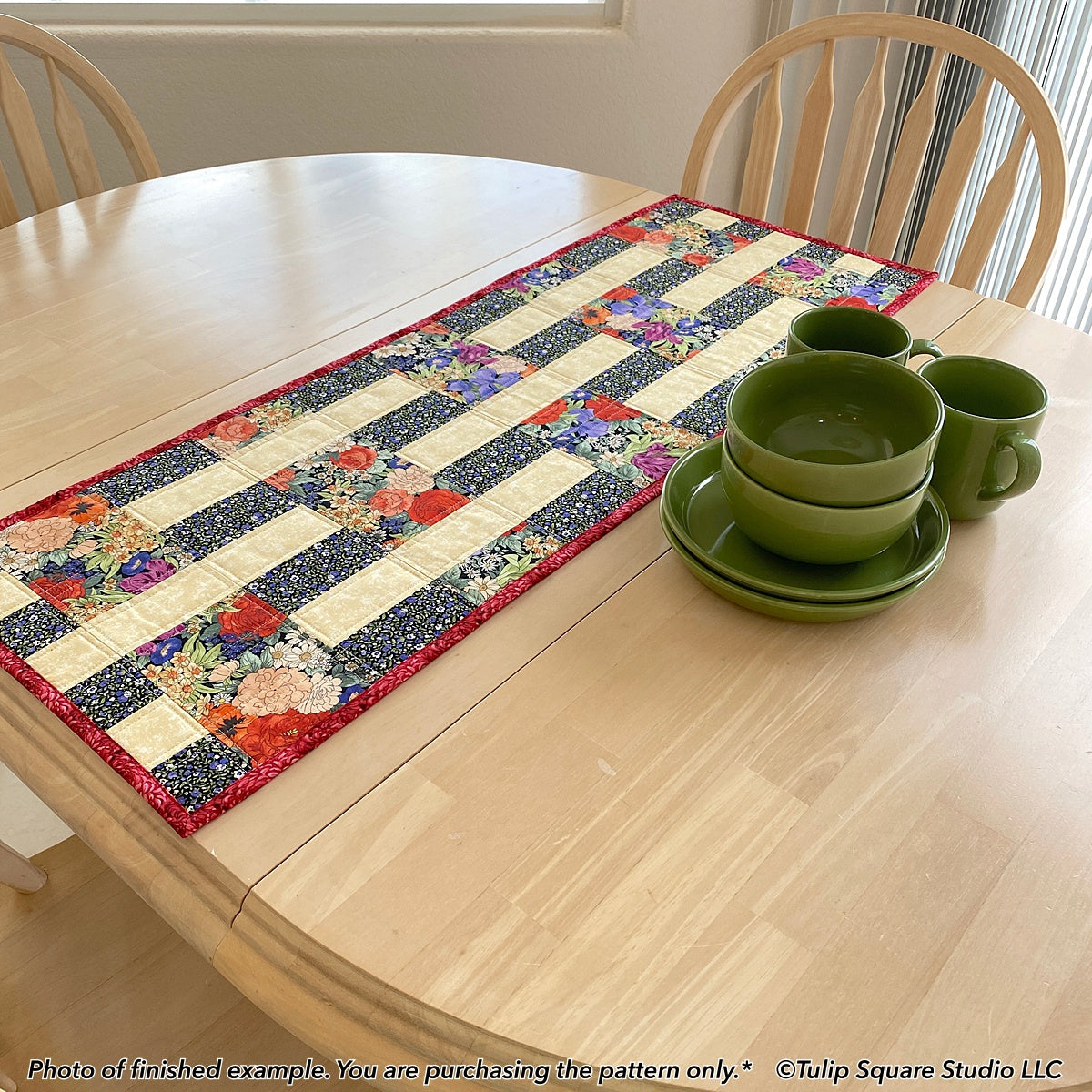 629 BERRY TRELLIS TABLE RUNNER DIGITAL PATTERN PDF