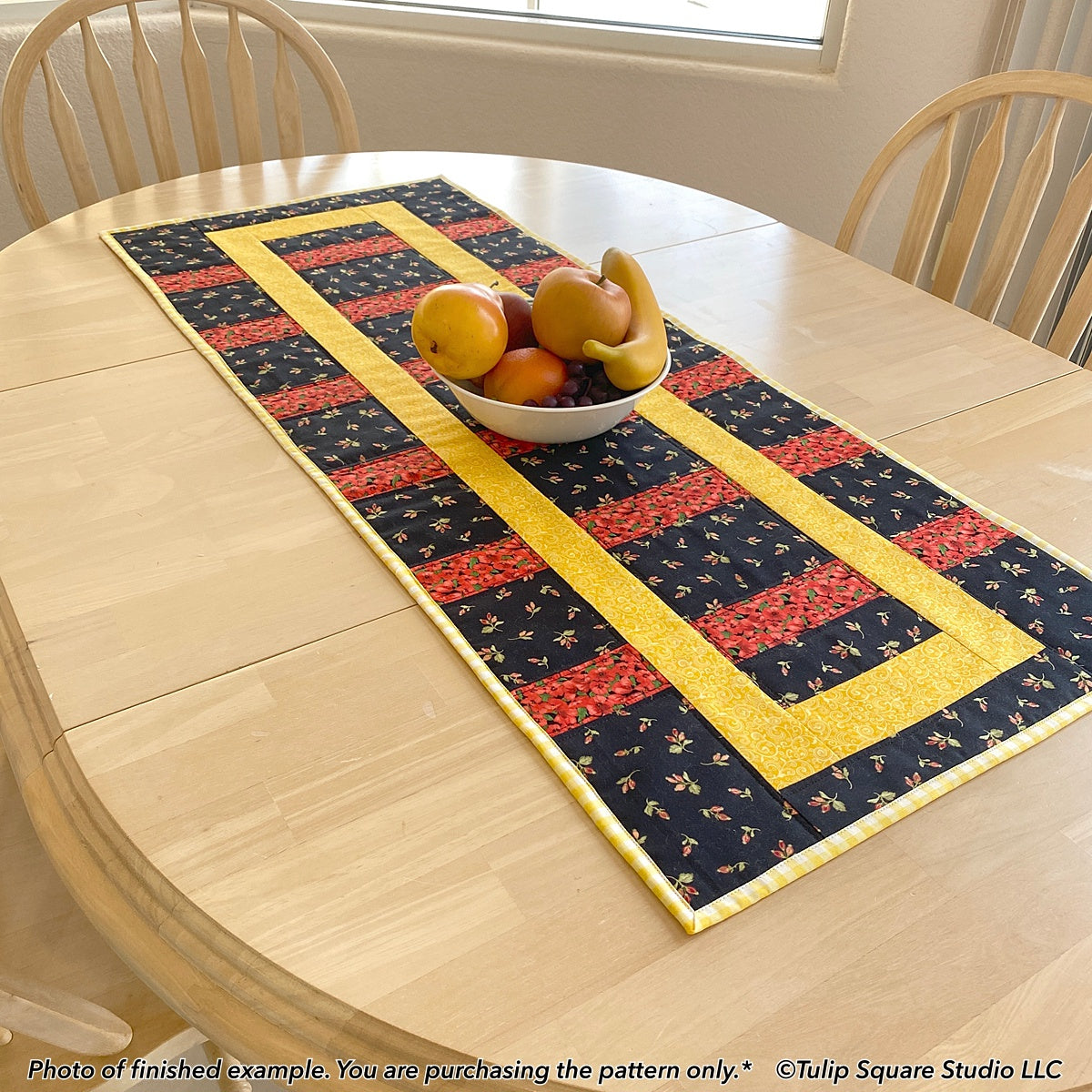 632 FLEUR LA FILE TABLE RUNNER DIGITAL PATTERN PDF