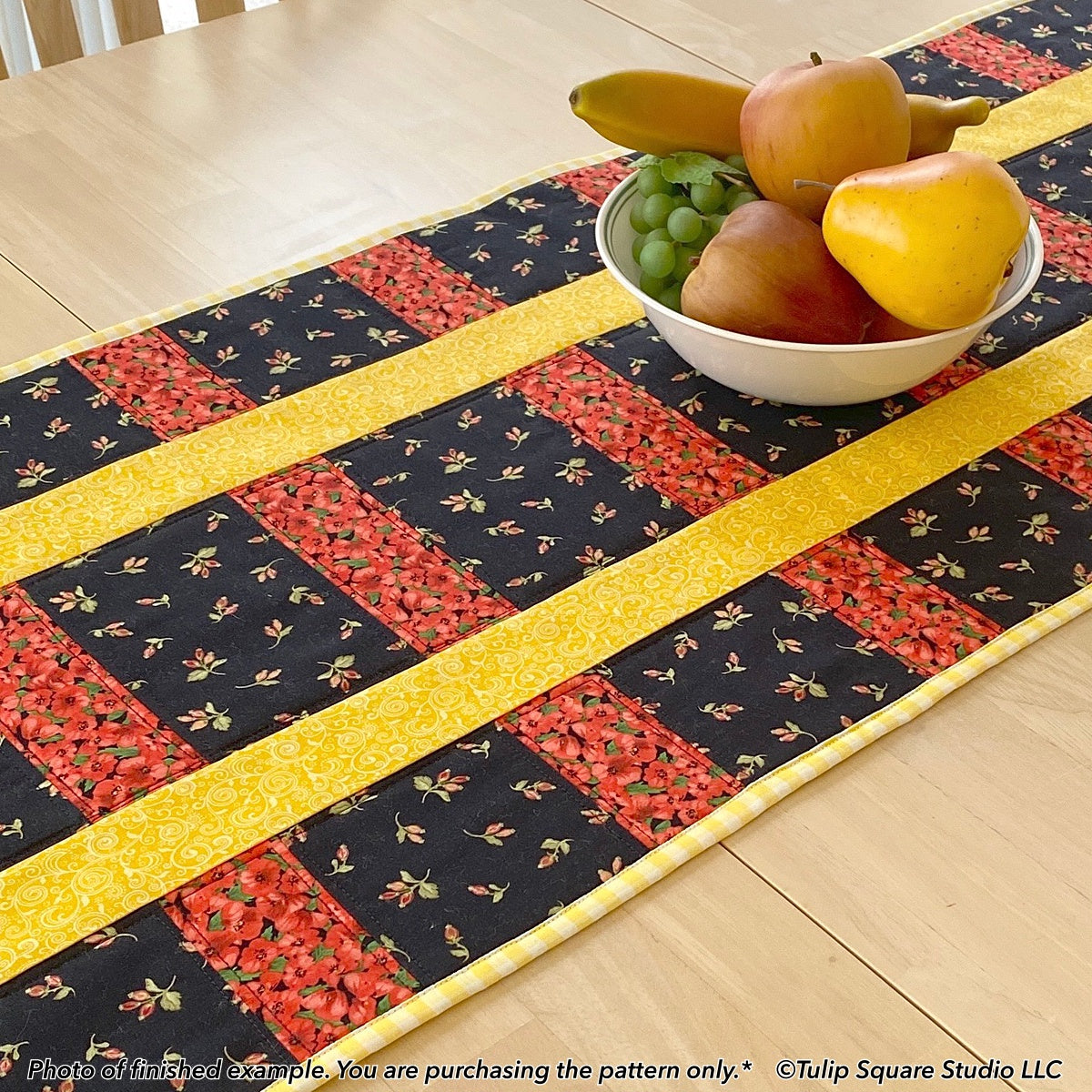 632 FLEUR LA FILE TABLE RUNNER DIGITAL PATTERN PDF