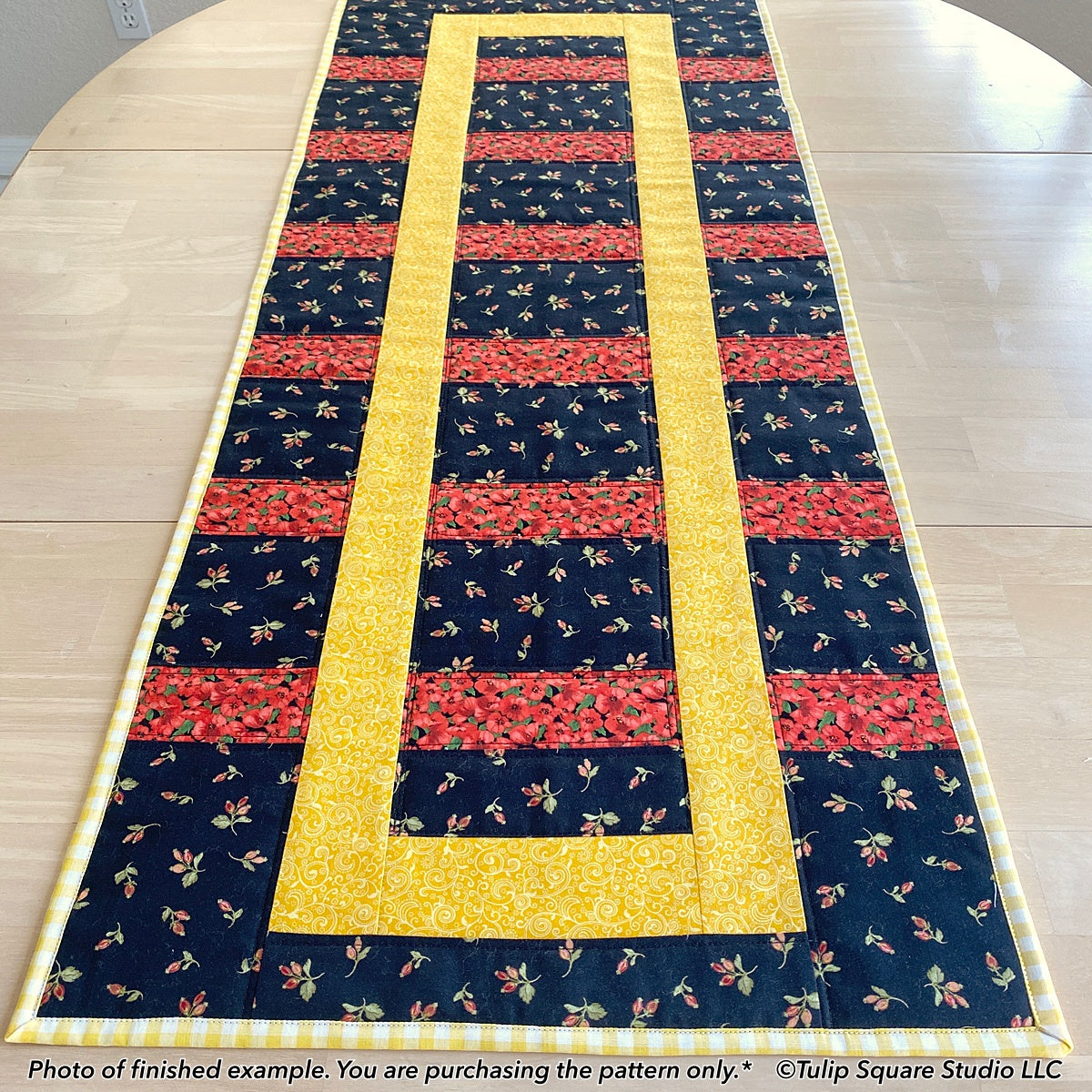 632 FLEUR LA FILE TABLE RUNNER DIGITAL PATTERN PDF