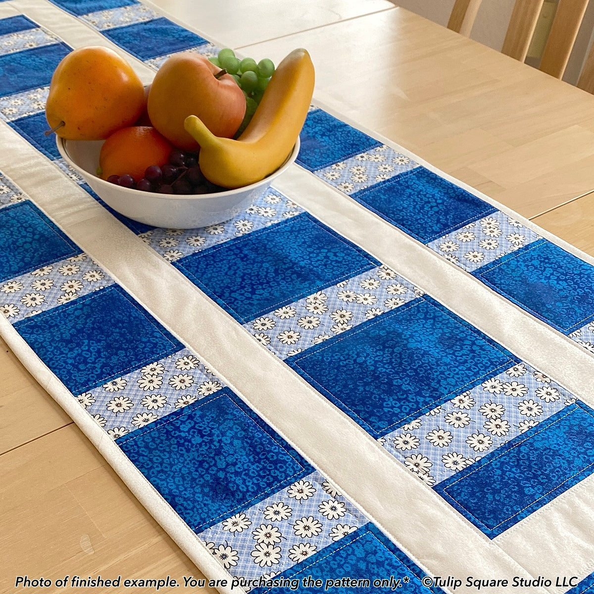 632 FLEUR LA FILE TABLE RUNNER DIGITAL PATTERN PDF